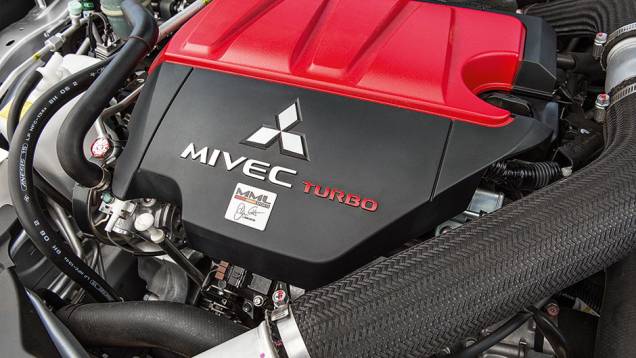 Motor e transmissão de dupla embreagem são iguais desde 2008 | <a href="https://quatrorodas.abril.com.br/carros/testes/mitsubishi-lancer-evo-x-john-easton-840741.shtml" target="_blank" rel="migration">Leia mais</a>