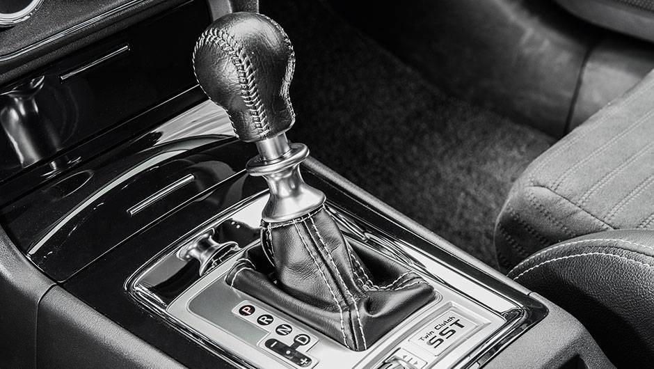 Motor e transmiss&atilde;o de dupla embreagem s&atilde;o iguais desde 2008 | <a href="https://quatrorodas.abril.com.br/carros/testes/mitsubishi-lancer-evo-x-john-easton-840741.shtml" target="_blank" rel="migration">Leia mais</a>