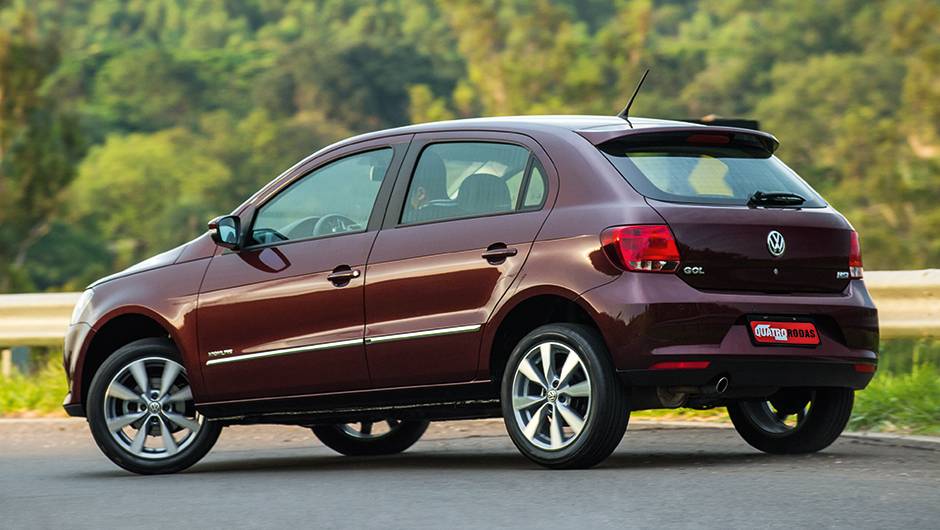 Desenho das rodas &eacute; uma das poucas diferen&ccedil;as do Gol Highline, cedido para avalia&ccedil;&atilde;o | <a href="https://quatrorodas.abril.com.br/carros/comparativos/fiat-palio-x-vw-gol-841583.shtml" target="_blank" rel="migration">Leia mais</a>