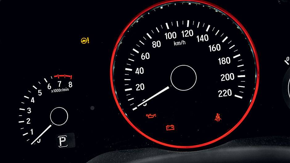 Cor do veloc&iacute;metro configur&aacute;vel | <a href="https://quatrorodas.abril.com.br/carros/testes/honda-hr-v-exl-848201.shtml" target="_blank" rel="migration">Leia mais</a>