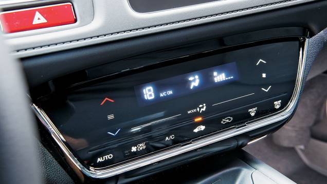 Ar-condicionado digital | <a href="https://quatrorodas.abril.com.br/carros/testes/honda-hr-v-exl-848201.shtml" target="_blank" rel="migration">Leia mais</a> Ar-condicionado digital | <a href="https://quatrorodas.abril.com.br/carros/testes/honda-hr-v-exl-848201.shtml" target="_blank" rel="migration">Leia mais</a>