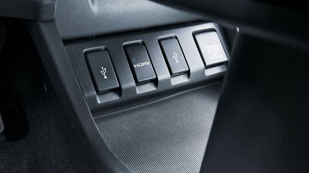 Sob o console, porta-trecos e entradas auxiliares | <a href="https://quatrorodas.abril.com.br/carros/testes/honda-hr-v-exl-848201.shtml" target="_blank" rel="migration">Leia mais</a> Sob o console, porta-trecos e entradas auxiliares | <a href="https://quatrorodas.abril.com.br/carros/testes/honda-hr-v-exl-848201.shtml" target="_blank" rel="migration">Leia mais</a>