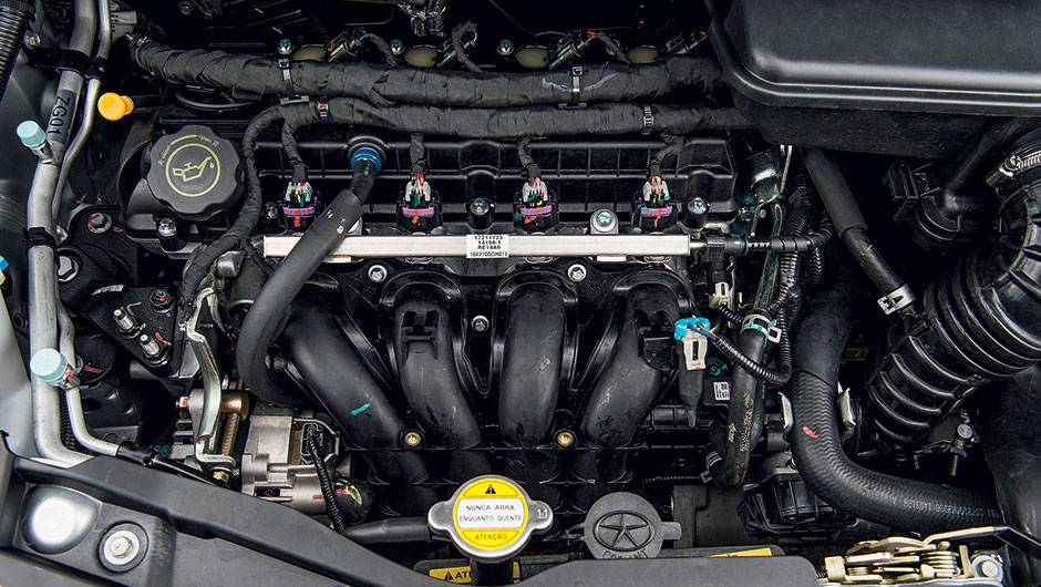 Novo motor dispensa tanque de partida a frio | <a href="https://quatrorodas.abril.com.br/carros/testes/jac-j2-847700.shtml" target="_blank" rel="migration">Leia mais</a>