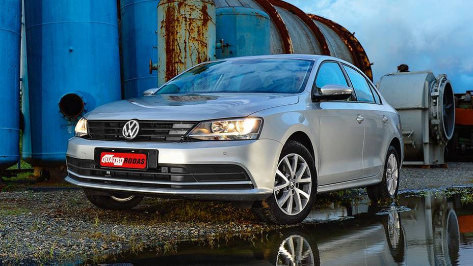 Para-choque, grade e faróis discretamente retocados | <a href="https://quatrorodas.abril.com.br/carros/testes/volkswagen-jetta-857081.shtml" rel="migration">Leia mais</a>