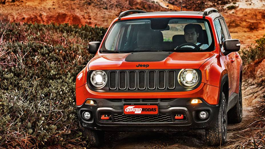 Fabricado em Pernambuco, o Renegade nasceu para ser o modelo mais vendido da Jeep em todo o mundo | <a href="https://quatrorodas.abril.com.br//carros/testes/jeep-renegade-857280.shtml" target="_blank" rel="migration">Leia mais</a>