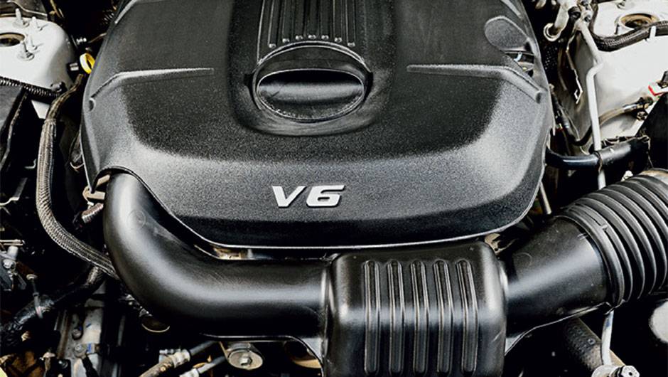 V6 do Jeep &eacute; forte (286 cv), mas o carro pesa demais | <a href="https://quatrorodas.abril.com.br/carros/comparativos/santa-fe-x-discovery-sport-x-grand-cherokee-867285.shtml" target="_blank" rel="migration">Leia mais</a>