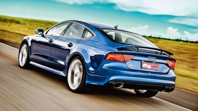 Asa traseirase ergueacima dos120 km/h | <a href="https://quatrorodas.abril.com.br/carros/testes/audi-rs-7-880560.shtml" target="_blank" rel="migration">Leia mais</a> Asa traseirase ergueacima dos120 km/h | <a href="https://quatrorodas.abril.com.br/carros/testes/audi-rs-7-880560.shtml" target="_blank" rel="migration">Leia mais</a>
