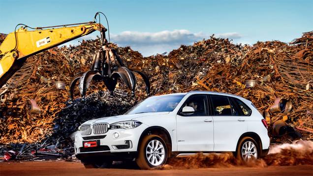 X5 30d vai de0 a 100 km/hem 6,8 s | <a href="https://quatrorodas.abril.com.br/carros/testes/bmw-x5-diesel-879960.shtml" target="_blank" rel="migration">Leia mais</a>