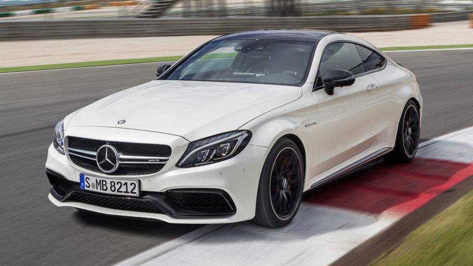 Nova C63 S chegará ao mercado em março de 2016 | <a href="http://quatrorodas.abril.com.br/noticias/fabricantes/mercedes-divulga-videos-mais-informacoes-nova-c63-s-897780.shtml" target="_blank" rel="migration">Leia mais</a>