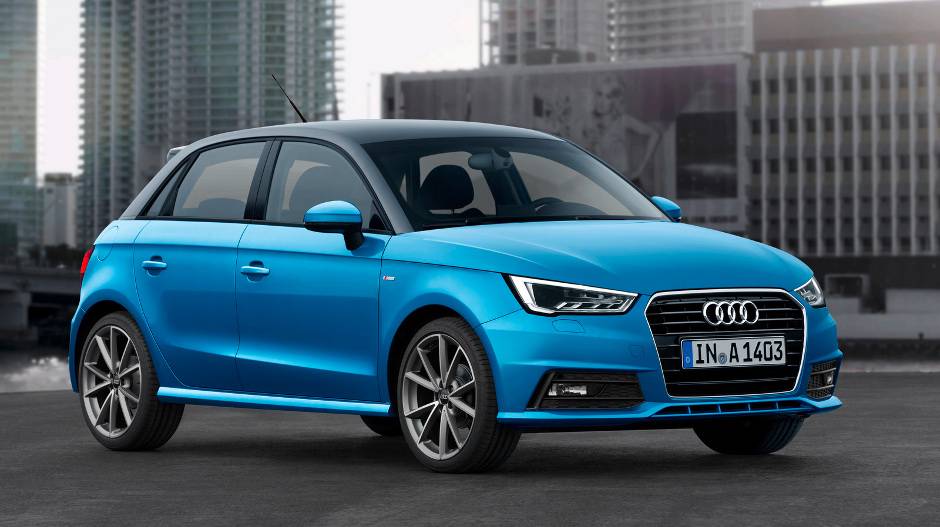 Modelo tamb&eacute;m oferece novas op&ccedil;&otilde;es de motores de tr&ecirc;s cilindros 1.0 TFSI e 1.4 TDI | <a href="https://quatrorodas.abril.com.br/noticias/fabricantes/audi-revela-facelift-a1-sport-sportback-819537.shtml" rel="migration">Leia mais</a>