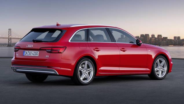 A4 Avant pode levar até 1.510 litros de carga com os bancos rebatidos, e 505 com eles na posição normal | <a href="https://quatrorodas.abril.com.br/noticias/fabricantes/audi-revela-novo-a4-882500.shtml" rel="migration">Leia mais</a>