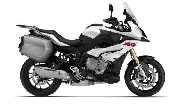 BMW S1000 XR | <a href="https://quatrorodas.abril.com.br/moto/noticias/confira-novidades-salao-milao-2014-812658.shtml" rel="migration">Leia mais</a> BMW S1000 XR | <a href="https://quatrorodas.abril.com.br/moto/noticias/confira-novidades-salao-milao-2014-812658.shtml" rel="migration">Leia mais</a>