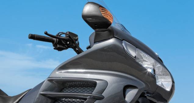 Na Honda GL, piscas nos espelhos retrovisores Na Honda GL, piscas nos espelhos retrovisores