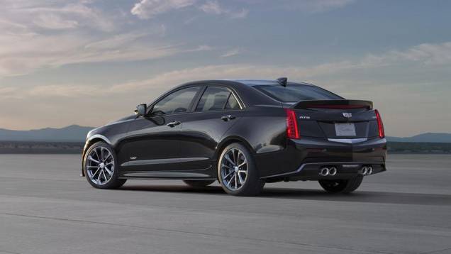 Perfil esportivo e desenho inconfundível da Cadillac no ATS-V | <a href="/noticias/fabricantes/cadillac-lanca-ats-v-2016-cupe-seda-los-angeles-816154.shtml" rel="migration">Leia mais</a>