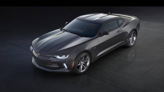 Esportivo é desenvolvido na mesma plataforma do Cadillac ATS e pesa 90 kg a menos que o antecessor | <a href="https://quatrorodas.abril.com.br/noticias/fabricantes/chevrolet-mostra-camaro-2016-865740.shtml" rel="migration">Leia mais</a> Esportivo é desenvolvido na mesma plataforma do Cadillac ATS e pesa 90 kg a menos que o antecessor | <a href="https://quatrorodas.abril.com.br/noticias/fabricantes/chevrolet-mostra-camaro-2016-865740.shtml" rel="migration">Leia mais</a>