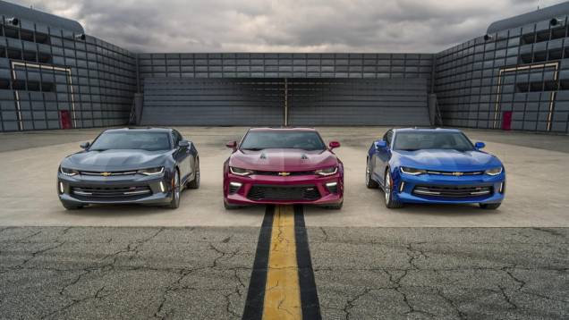 Sexta geração passou por 350h de testes no túnel de vento, e tem 70% dos componentes exclusivos | <a href="https://quatrorodas.abril.com.br/noticias/fabricantes/chevrolet-mostra-camaro-2016-865740.shtml" rel="migration">Leia mais</a>