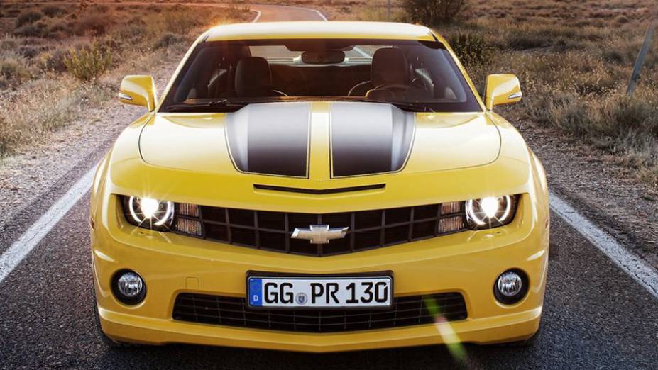 Os europeus poderão comprá-lo somente com o motor 6.2 V8 | <a href="https://quatrorodas.abril.com.br/noticias/chevrolet-camaro-chega-europa-305036_p.shtml" rel="migration">Leia mais</a>