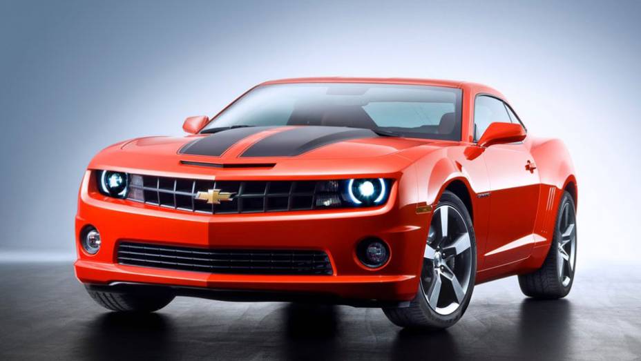 <a href="https://quatrorodas.abril.com.br/noticias/chevrolet-camaro-chega-europa-305036_p.shtml" rel="migration">Leia mais</a>