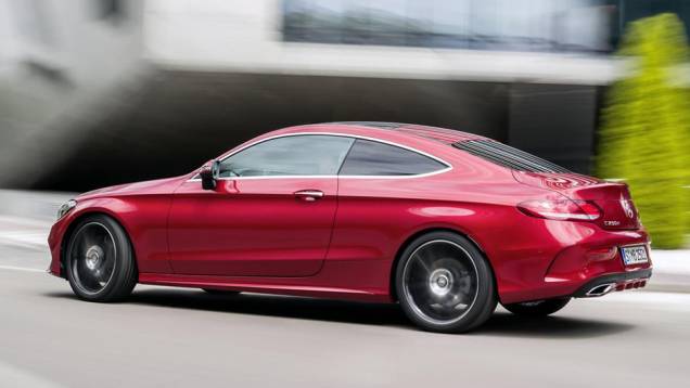 Sistemas de auxílio ao motorista são diversos, sempre buscando mais segurança e conforto | <a href="https://quatrorodas.abril.com.br/noticias/fabricantes/mercedes-revela-nova-classe-c-coupe-2016-896020.shtml" rel="migration">Leia mais</a> Sistemas de auxílio ao motorista são diversos, sempre buscando mais segurança e conforto | <a href="https://quatrorodas.abril.com.br/noticias/fabricantes/mercedes-revela-nova-classe-c-coupe-2016-896020.shtml" rel="migration">Leia mais</a>