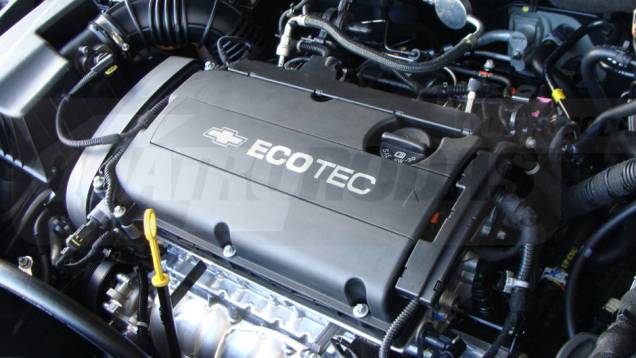 O motor 1.8 Ecotec tem 140 cv e é flex | <a href="https://quatrorodas.abril.com.br/noticias/cruze-ja-esta-revendas-chevrolet-301112_p.shtml" target="_blank" rel="migration">Leia mais</a>