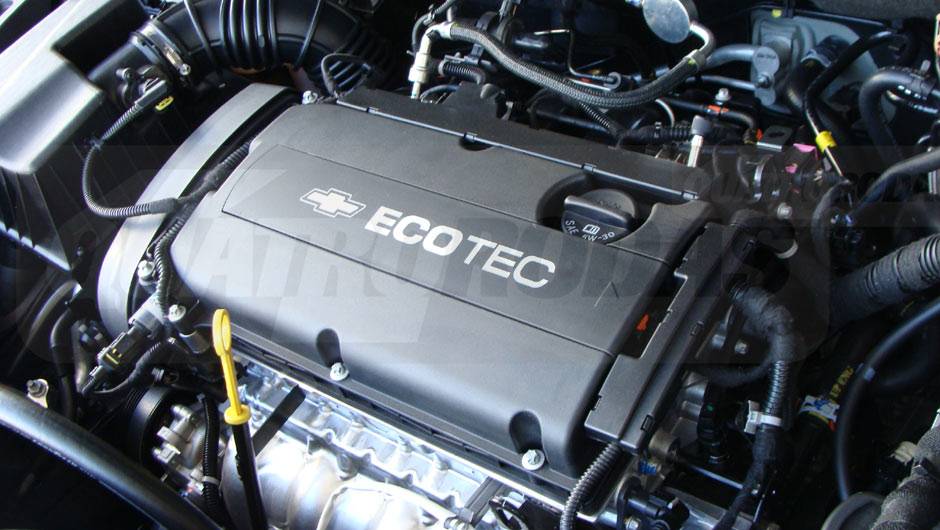 O motor 1.8 Ecotec tem 140 cv e &eacute; flex | <a href="https://quatrorodas.abril.com.br/noticias/cruze-ja-esta-revendas-chevrolet-301112_p.shtml" target="_blank" rel="migration">Leia mais</a>