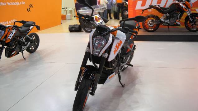 Modelo de 200 cc virá apenas em 2013 | <a href="https://quatrorodas.abril.com.br/moto/noticias/ktm-revela-novidades-vem-brasil-642407.shtml" rel="migration">Leia mais</a>