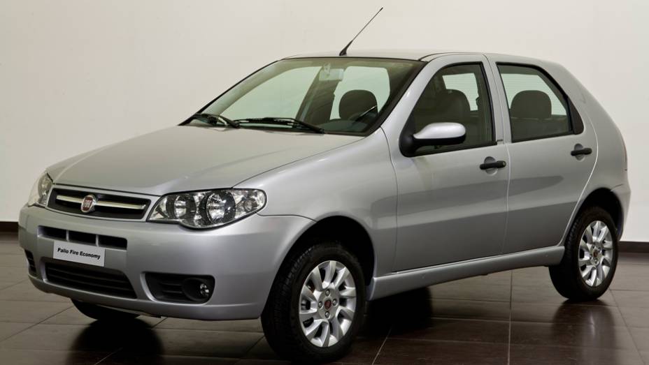 Fiat Palio Fire: consumo urbano (A): 8.0 km/l | consumo rodoviário (A): 10,1 km/l | urbano (G): 12,2 km/l | rodoviário (G): 15,4 km/l | <a href="%20https://quatrorodas.abril.com.br/noticias/fabricantes/inmetro-divulga-carros-mais-economicos-ou-beberroe" rel="migration"></a>