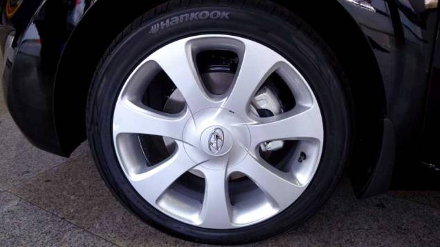 Hyundai Elantra | <a href="https://quatrorodas.abril.com.br/noticias/veloster-elantra-ja-estao-venda-concessionarias-hyundai-303518_p.shtml" rel="migration">Leia mais</a> Hyundai Elantra | <a href="https://quatrorodas.abril.com.br/noticias/veloster-elantra-ja-estao-venda-concessionarias-hyundai-303518_p.shtml" rel="migration">Leia mais</a>