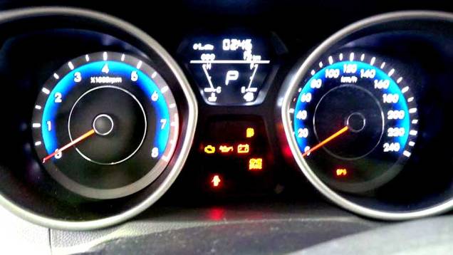 Hyundai Elantra | <a href="https://quatrorodas.abril.com.br/noticias/veloster-elantra-ja-estao-venda-concessionarias-hyundai-303518_p.shtml" rel="migration">Leia mais</a> Hyundai Elantra | <a href="https://quatrorodas.abril.com.br/noticias/veloster-elantra-ja-estao-venda-concessionarias-hyundai-303518_p.shtml" rel="migration">Leia mais</a>