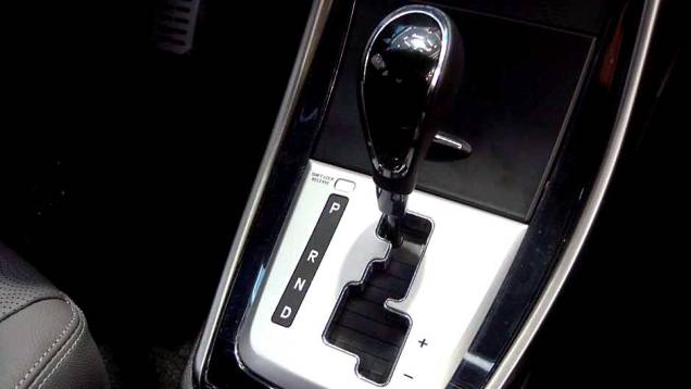 Hyundai Elantra | <a href="https://quatrorodas.abril.com.br/noticias/veloster-elantra-ja-estao-venda-concessionarias-hyundai-303518_p.shtml" rel="migration">Leia mais</a> Hyundai Elantra | <a href="https://quatrorodas.abril.com.br/noticias/veloster-elantra-ja-estao-venda-concessionarias-hyundai-303518_p.shtml" rel="migration">Leia mais</a>