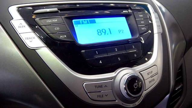 Hyundai Elantra | <a href="https://quatrorodas.abril.com.br/noticias/veloster-elantra-ja-estao-venda-concessionarias-hyundai-303518_p.shtml" rel="migration">Leia mais</a> Hyundai Elantra | <a href="https://quatrorodas.abril.com.br/noticias/veloster-elantra-ja-estao-venda-concessionarias-hyundai-303518_p.shtml" rel="migration">Leia mais</a>
