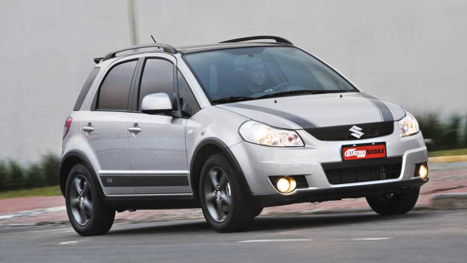 Suzuki SX4: 3/5 | <a href="https://quatrorodas.abril.com.br/noticias/carros-mais-menos-resistentes-alagamentos-731244.shtml" rel="migration">Leia mais</a>