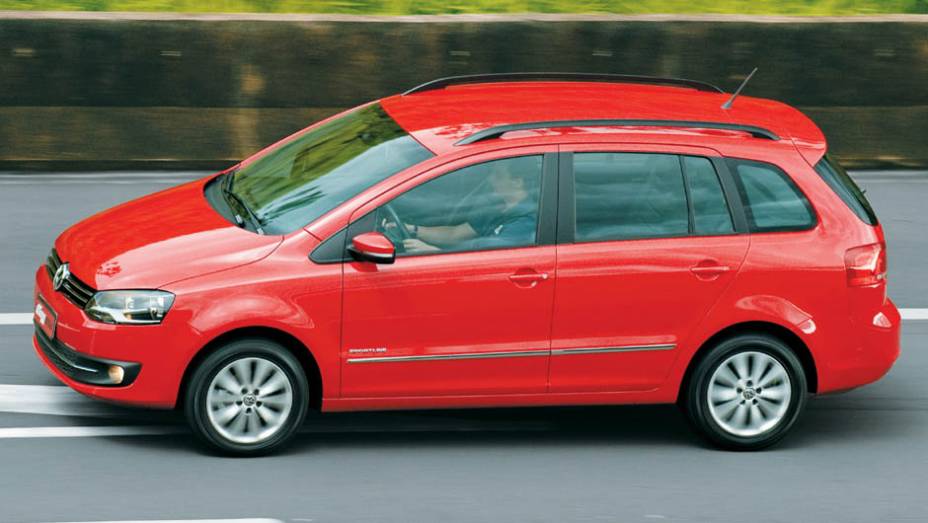 Volkswagen SpaceFox: 3/5 | <a href="https://quatrorodas.abril.com.br/noticias/carros-mais-menos-resistentes-alagamentos-731244.shtml" rel="migration">Leia mais</a>