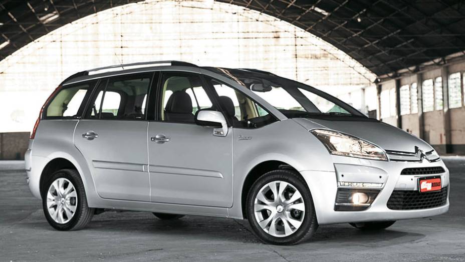 Citroën C4 Picasso | <a href="https://quatrorodas.abril.com.br/noticias/carros-mais-menos-resistentes-alagamentos-731244.shtml" rel="migration">Leia mais</a>