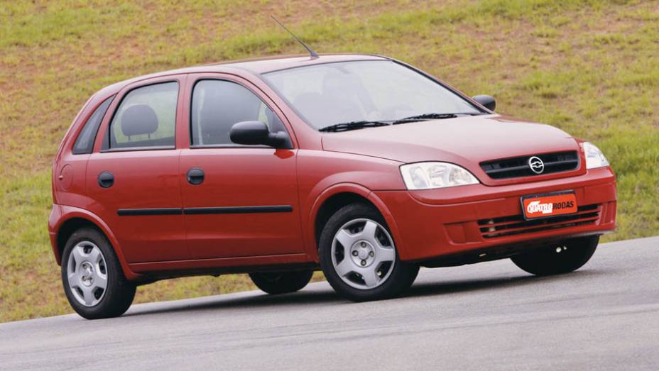 GM Corsa hatch: 1,5/5 | <a href="https://quatrorodas.abril.com.br/noticias/carros-mais-menos-resistentes-alagamentos-731244.shtml" rel="migration">Leia mais</a>