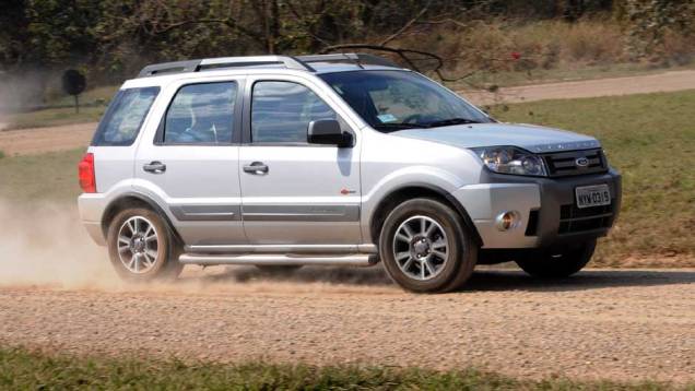 Os pilotos guiam em altas velocidades, exigindo o máximo dos veículos. <a href="https://quatrorodas.abril.com.br/reportagens/casa-ford-638095.shtml" rel="migration">Leia mais</a>