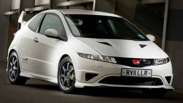 Modelo é um hatch esportivo feito para o mercado europeu Modelo é um hatch esportivo feito para o mercado europeu