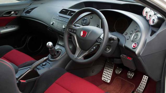 Potência gerada pelo propulsor é de 260 cv Potência gerada pelo propulsor é de 260 cv