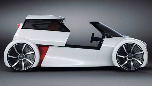 Dois motores elétricos e-Tron são alimentados por baterias de íon-lítio Dois motores elétricos e-Tron são alimentados por baterias de íon-lítio