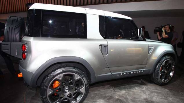 Land Rover Defender DC100 Concept Land Rover Defender DC100 Concept