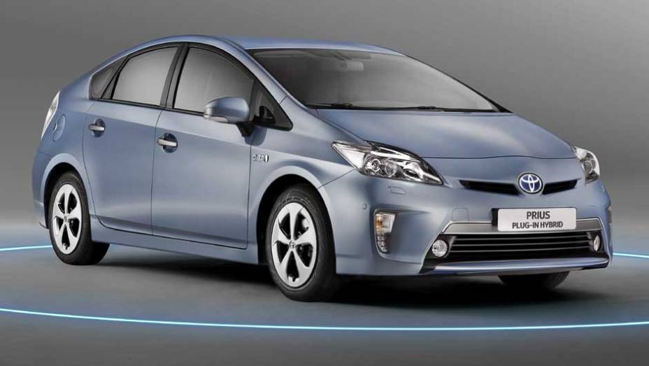 Prius é equipado com motor 1.8 a gasolina e outro elétrico a baterias de íon-lítio