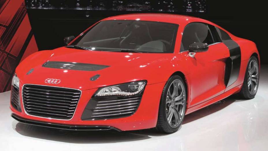 R8 e-tron se diferencia do atual R8 por abertura no capô