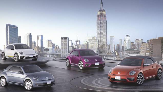 VW apresenta os quatro conceitos feitos sobre o Beetle | <a href="https://quatrorodas.abril.com.br/noticias/saloes/new-york-2015/volkswagen-mostra-quatro-conceitos-beetle-nova-york-852330.shtml" target="_blank" rel="migration">Leia mais</a>