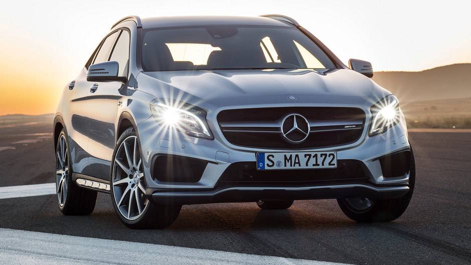 Este &eacute; o Mercedes-Benz GLA 45 AMG, vers&atilde;o mais esportiva do crossover GLA | <a href="https://quatrorodas.abril.com.br/noticias/saloes/detroit-2014/mercedes-benz-revela-gla-amg-766617.shtml" rel="migration">Leia mais</a>