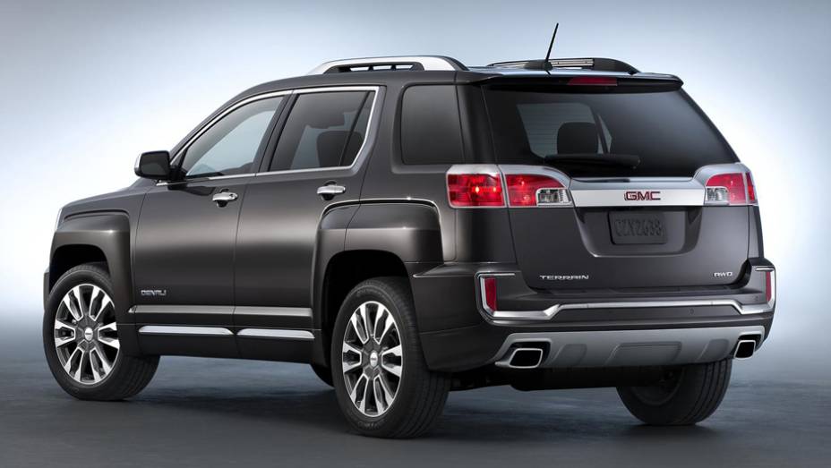 Luxo é presente e carro chegará ao mercado no outono dos Estados Unidos | <a href="https://quatrorodas.abril.com.br/noticias/saloes/new-york-2015/gmc-revela-terrain-2016-reestilizada-852111.shtml" target="_blank" rel="migration">Leia mais</a>