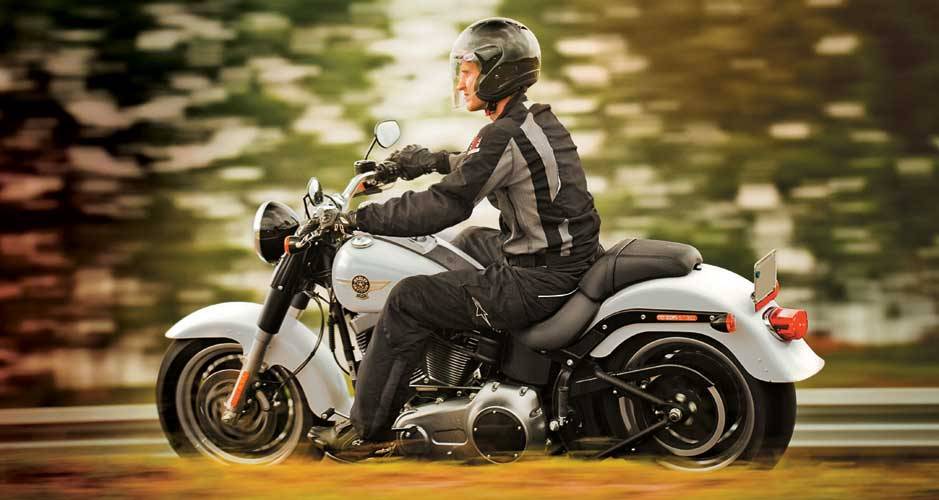 Grande, a Fat Boy Special &eacute; forte e acelera como um carro de corrida