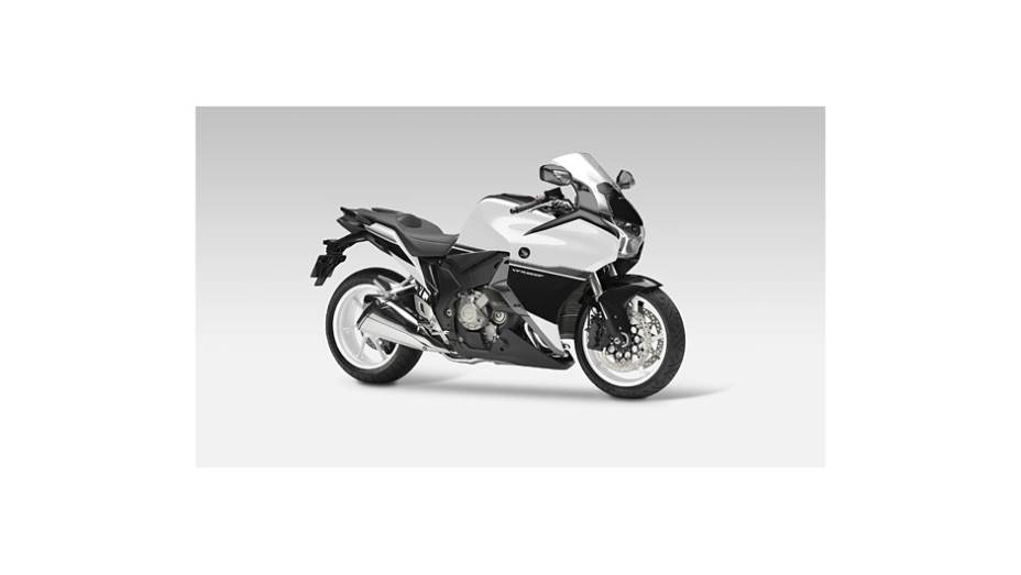 Honda VFR1200F | <a href="https://quatrorodas.abril.com.br/moto/noticias/confira-novidades-salao-milao-2014-812658.shtml" rel="migration">Leia mais</a>