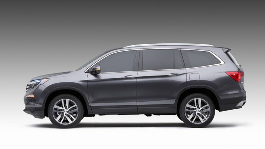 O SUV foi renovado em sintonia com a identidade visual da Honda | <a href="https://quatrorodas.abril.com.br/noticias/fabricantes/honda-divulga-imagens-pilot-2016-835540.shtml" rel="migration">Leia mais</a>