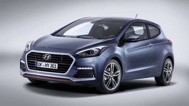 Versão turbo traz entradas de ar inferiores, além de um friso vermelho no centro | <a href="https://quatrorodas.abril.com.br/noticias/fabricantes/hyundai-revela-facelift-i30-820005.shtml" rel="migration">Leia mais</a> Versão turbo traz entradas de ar inferiores, além de um friso vermelho no centro | <a href="https://quatrorodas.abril.com.br/noticias/fabricantes/hyundai-revela-facelift-i30-820005.shtml" rel="migration">Leia mais</a>