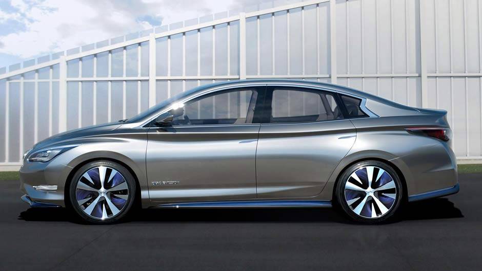 De perfil, o LE lembra os cup&ecirc;s de quatro portas; repare tamb&eacute;m no vinco abaixo das janelas | <a href="https://quatrorodas.abril.com.br/saloes/nova-york/2012/infiniti-le-681440.shtml" rel="migration">Leia mais</a>